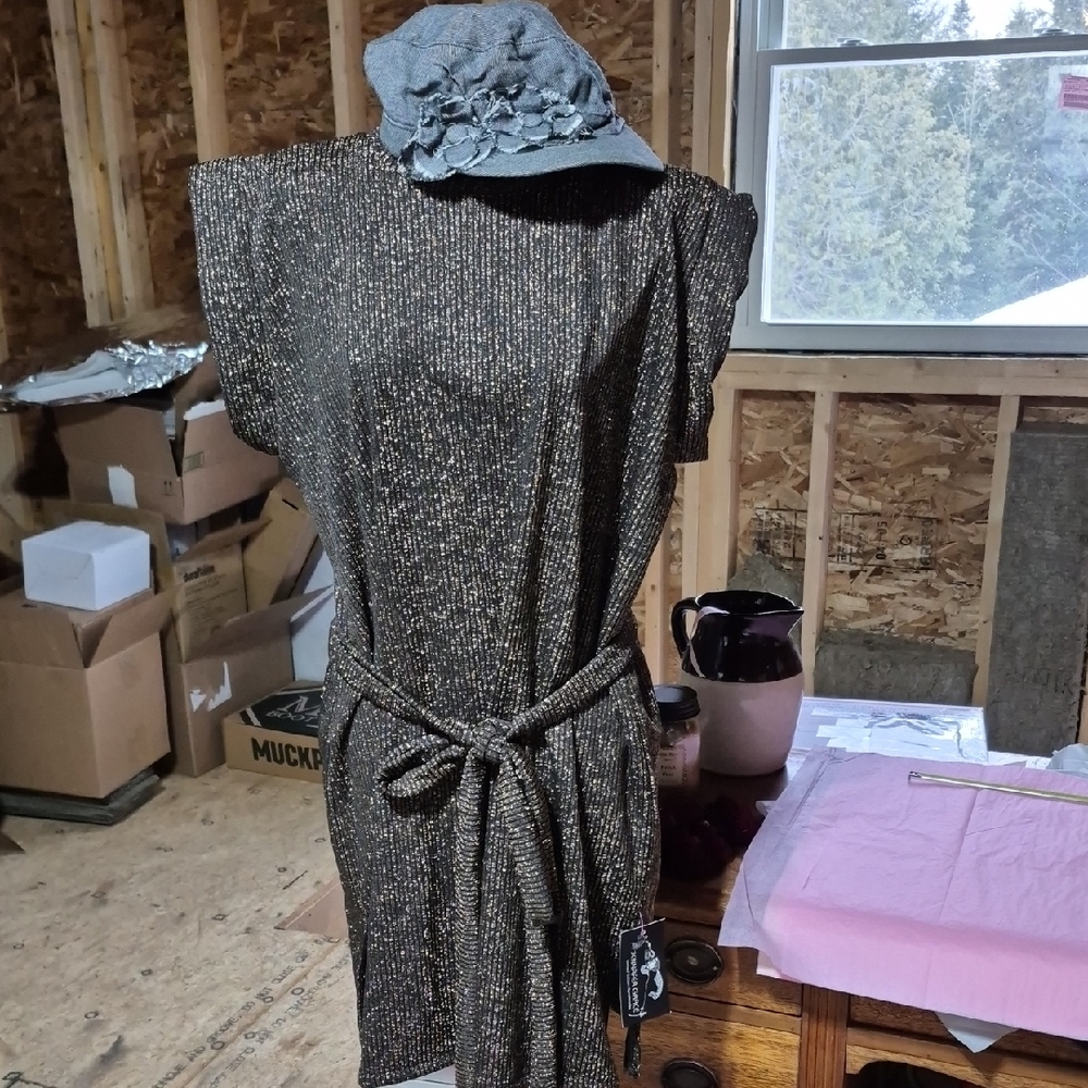 Elegant Black and Gold Jennafer Grace Dress.  NEW. Size small-medium